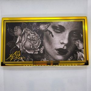 KVD:Kat Von D 10th Anniversary Eyeshadow Palette